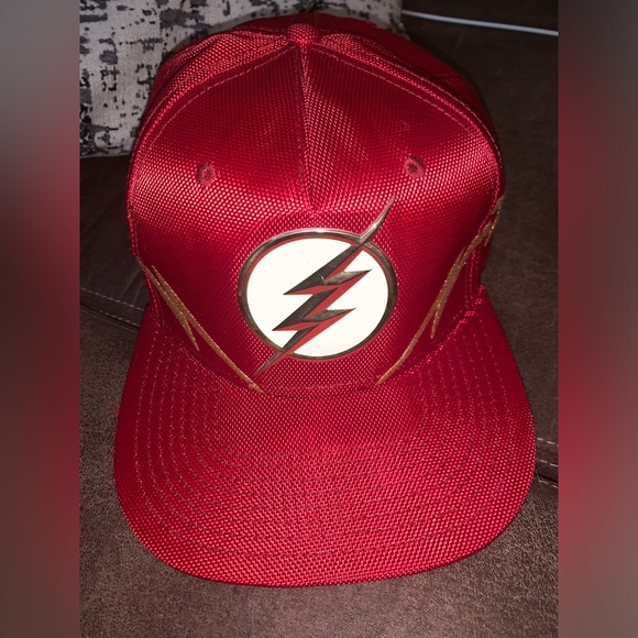 DC The Flash Logo Snapback Hat - Picture 4 of 11